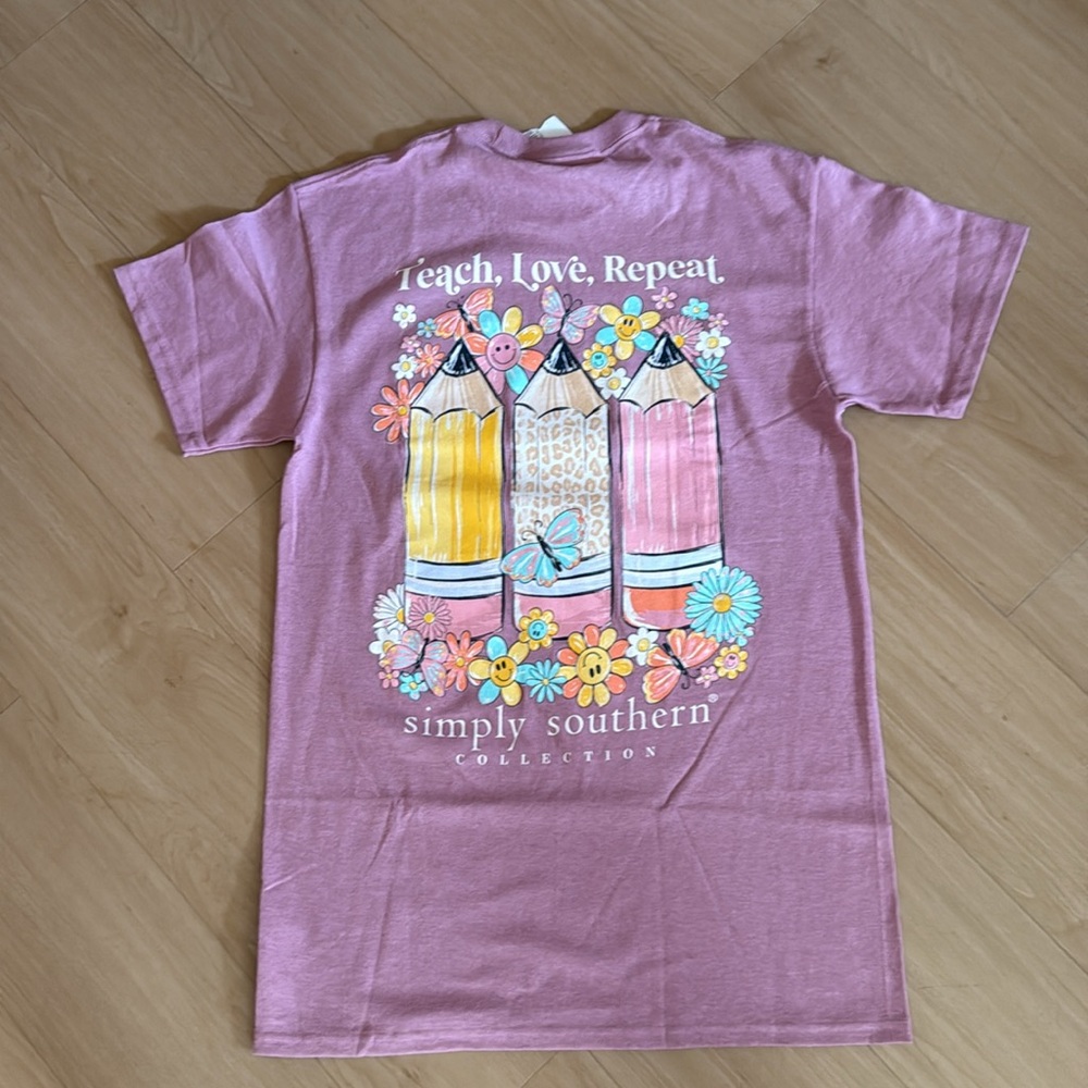 NWT SIMPLY SOUTHERN MAUVE PINK WOMENS TEACH LOVE REPEAT SIZE SMALL GRAPHIC TEE